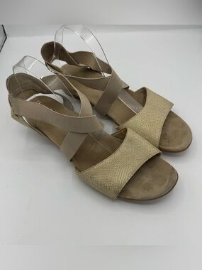 Munro Caley Strappy low wedge comfort Sandal Champagne gold tan Size 12 wedding